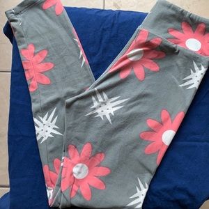 4 for $20! Tween Girls Size Lularoe Leggings